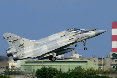 资料图:台军装备的幻影2000战斗机 资料图:台军装备的幻影2000战斗机