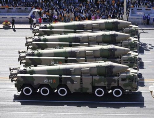 资料图:解放军东风21弹道导弹 资料图:解放军东风21弹道导弹