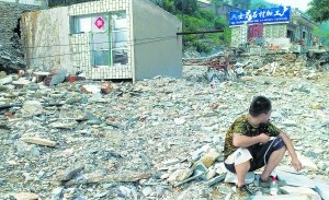 河北镇檀木港村,六家石材加工厂被山洪摧毁。 本记者 白继开 摄 河北镇檀木港村,六家石材加工厂被山洪摧毁。 本记者 白继开 摄
