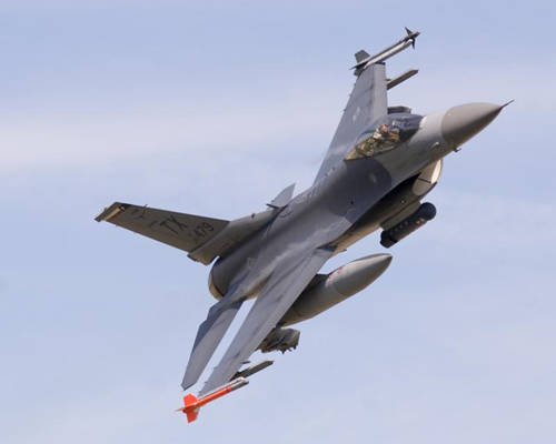 ����ͼ����F-16ս����