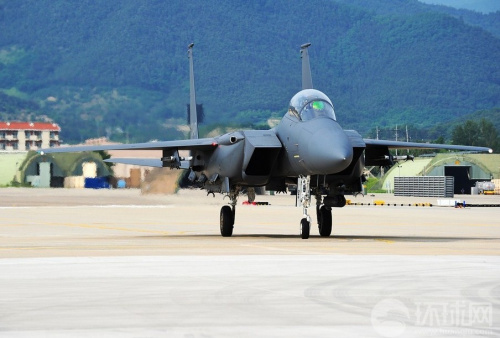 �����վ���F-15Kս��