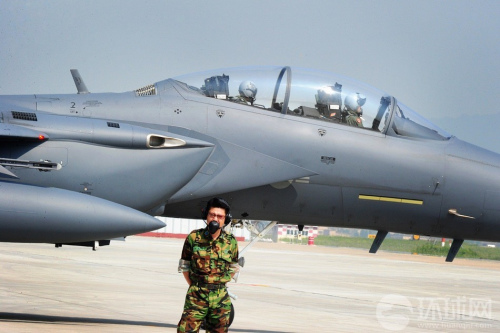 �����վ���F-15Kս��