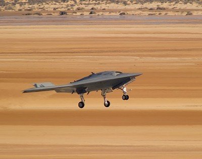 ����ͼ��X-47B���˻��Է�
