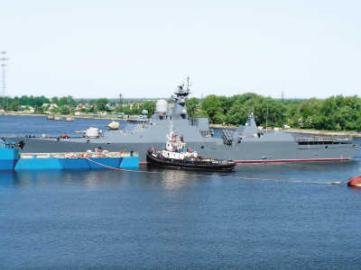 资料图:越南购买的“猎豹”级护卫舰装船运输 资料图:越南购买的“猎豹”级护卫舰装船运输