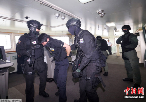 ����ʱ��8��20�գ������׶��׶�����������ʿ�����ڽ��з��־�����ϰ�����գ�2012��֧������ʿ������ϰ�����Ļ��