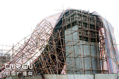 �¹��ֳ�һƬ�ǽ塣