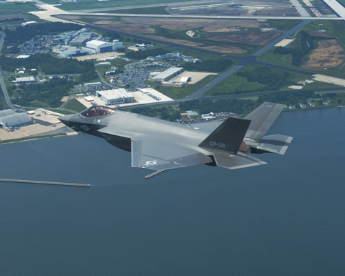资料图:美国F-35C舰载机 资料图:美国F-35C舰载机