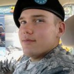 被害的士兵迈克尔圠克(左)和他17岁的女友蒂法尼约克 被害的士兵迈克尔圠克(左)和他17岁的女友蒂法尼约克