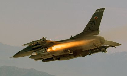 F-16战斗机发射AGM-65空对地导弹(资料图) F-16战斗机发射AGM-65空对地导弹(资料图)