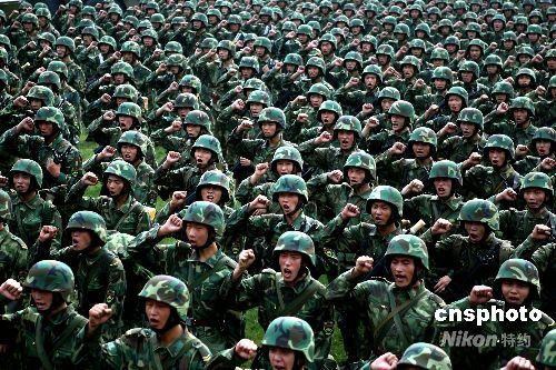 解放军三军实兵演练进入高潮随时准备维护主权