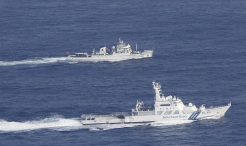 资料图:中国公务船在钓鱼岛海域巡航执法 资料图:中国公务船在钓鱼岛海域巡航执法