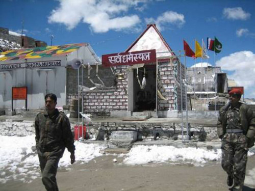 资料图:印军的边防哨所 资料图:印军的边防哨所