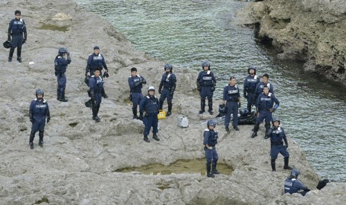 数十名日本警察非法登钓鱼岛 数十名日本警察非法登钓鱼岛