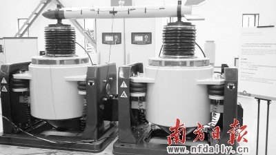  ˫��ͬ��������ƽ̨��