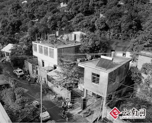 爆炸发生在楼顶的厨房内 爆炸发生在楼顶的厨房内