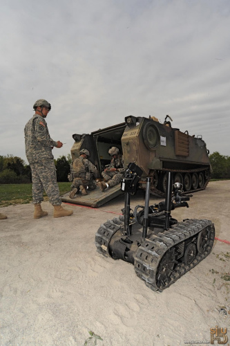 美军正在研发扫雷机器人 美军正在研发扫雷机器人