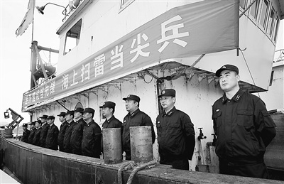 海军民兵专业技术分队与现役部队联训。 琚振华摄 海军民兵专业技术分队与现役部队联训。 琚振华摄