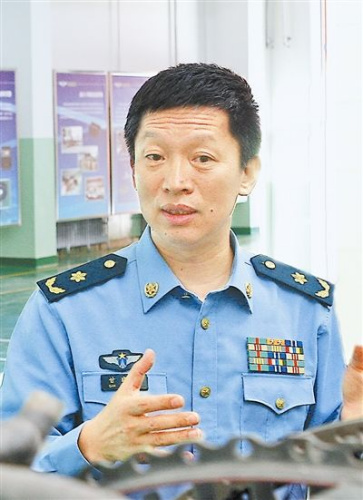 我国从事航空发动机研究的工程院院士甘晓华(宋 超摄) 我国从事航空发动机研究的工程院院士甘晓华(宋 超摄)