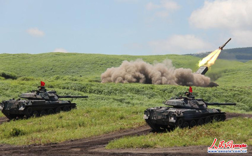 资料图:日本自卫队举行夺岛演练 资料图:日本自卫队举行夺岛演练