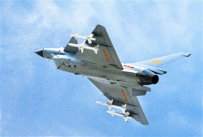 资料图:中国歼10战斗机 资料图:中国歼10战斗机