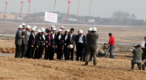 龙湖建设者留影纪念 龙湖建设者留影纪念