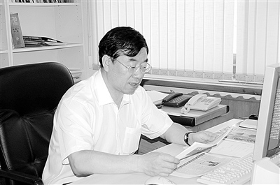 中国驻俄使馆科技处公使衔参赞龚惠平 中国驻俄使馆科技处公使衔参赞龚惠平
