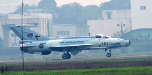 ��ýԭ����ͼ���ɷ�Ϊ�ϼ����վ������F-7BGIս��