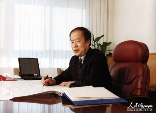 王哲荣院士工作照 王哲荣院士工作照