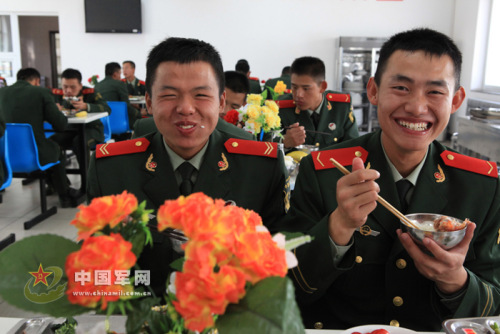 �Ҹ���΢Ц�������������