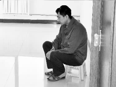 在看守所,冯亮忍不住痛哭流涕,他说,每想起那残忍的一幕,他都会痛不欲