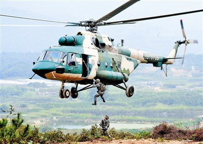 10��23�գ��Ͼ�����ĳ�������������ٱ����л���ѵ������ʵ���ж�ӭ�ӵ���ʮ�˴��� ����