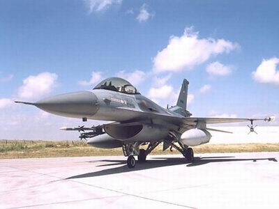 资料图:美军F-16战机 资料图:美军F-16战机