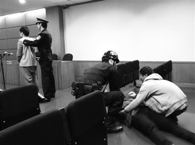 ����Ȱ������ĸ��վ�����գ����������������������󣬼췽�����д����̡�������ĸ�����������޵��ڵء��¾������� ���� ��