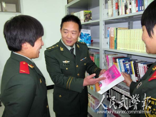 文化引导。图片来源:人民武警报 文化引导。图片来源:人民武警报