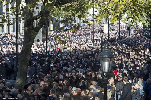 Ӣ�����ھۼ���һ����Ӣ�������ٱ���