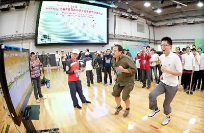 11月3日，参赛选手在进行虚拟跑步比赛。当日，上海市首届虚拟运动会在沪闭幕。新华社记者凡军 摄