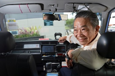 主动归还乘客110万新元巨款的出租车司机Sia Ka Tian(资料图)