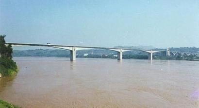 泸州长江大桥。（资料图）