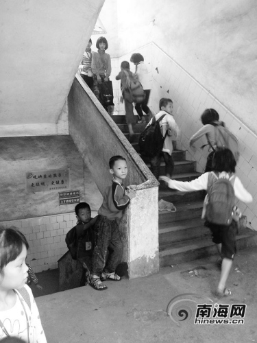 临高县第一小学楼道 临高县第一小学楼道