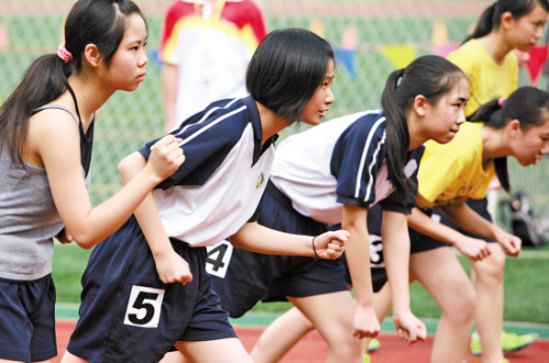 “长跑”是不少学生中考的一道“坎” “长跑”是不少学生中考的一道“坎”