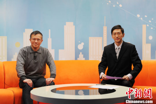 北京大学法学院教授,中国宪法学会副会长张千帆11月28日做客<a target='_blank' href='http://www.chinanews.com/' >中新网</a>谈“异地高考”,他近两年曾三次向国务院、教育部递交“异地高考”建议书。 <a target='_blank' href='http://www.chinanews.com/' >中新网</a>记者 张龙云 摄 北京大学法学院教授,中国宪法学会副会长张千帆11月28日做客<a target='_blank' href='http://www.chinanews.com/' >中新网</a>谈“异地高考”,他近两年曾三次向国务院、教育部递交“异地高考”建议书。 <a target='_blank' href='http://www.chinanews.com/' >中新网</a>记者 张龙云 摄