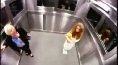 �˿ͷ��ֵ����к�Ȼ������һ����С���������ŵù�Ǻ
