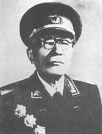 黄克诚 黄克诚