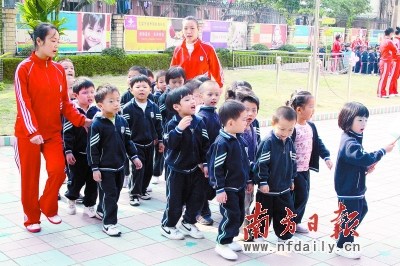 民办幼儿园教师持证率低主因是幼师职业供不应求