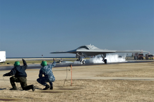 ����X-47B����ս���״�½��������ɡ�