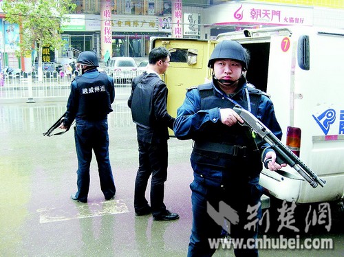 ͼΪ��������У�����ֻ�м�ʮ�룬ȴ��Ѻ��Ա�����ʱ�̡�