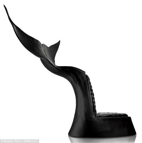 每把椅子重量达160公斤.