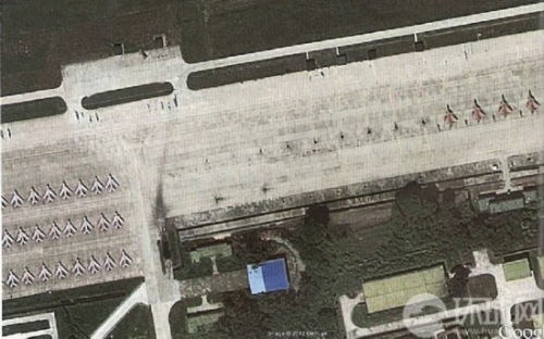 原文配图:卫星图片显示大批歼-6无人机进驻福建机场。 原文配图:卫星图片显示大批歼-6无人机进驻福建机场。