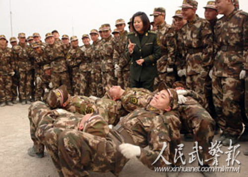 心理游戏释放压力。图片来源:人民武警报 心理游戏释放压力。图片来源:人民武警报