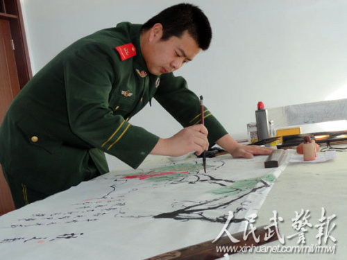 李佐正在作画 李佐正在作画